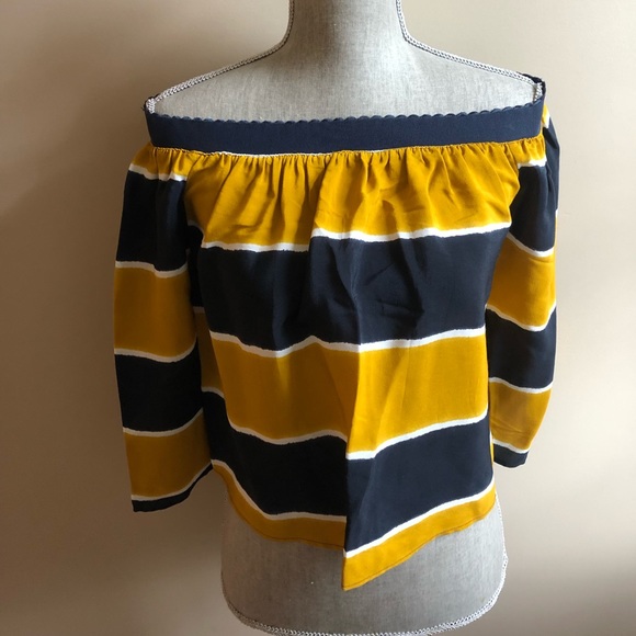 Zara Crop Blouse - Picture 2 of 5